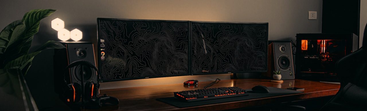 Un bras pour ses écrans : idéal pour un setup dégagé ?