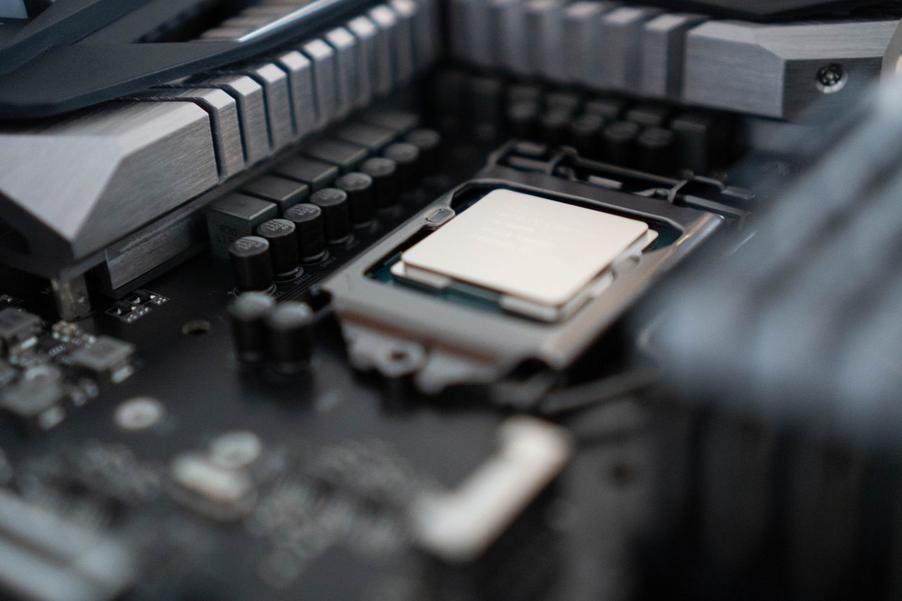 Quels sont les atouts du processeur Intel Core i7-13700KF ?