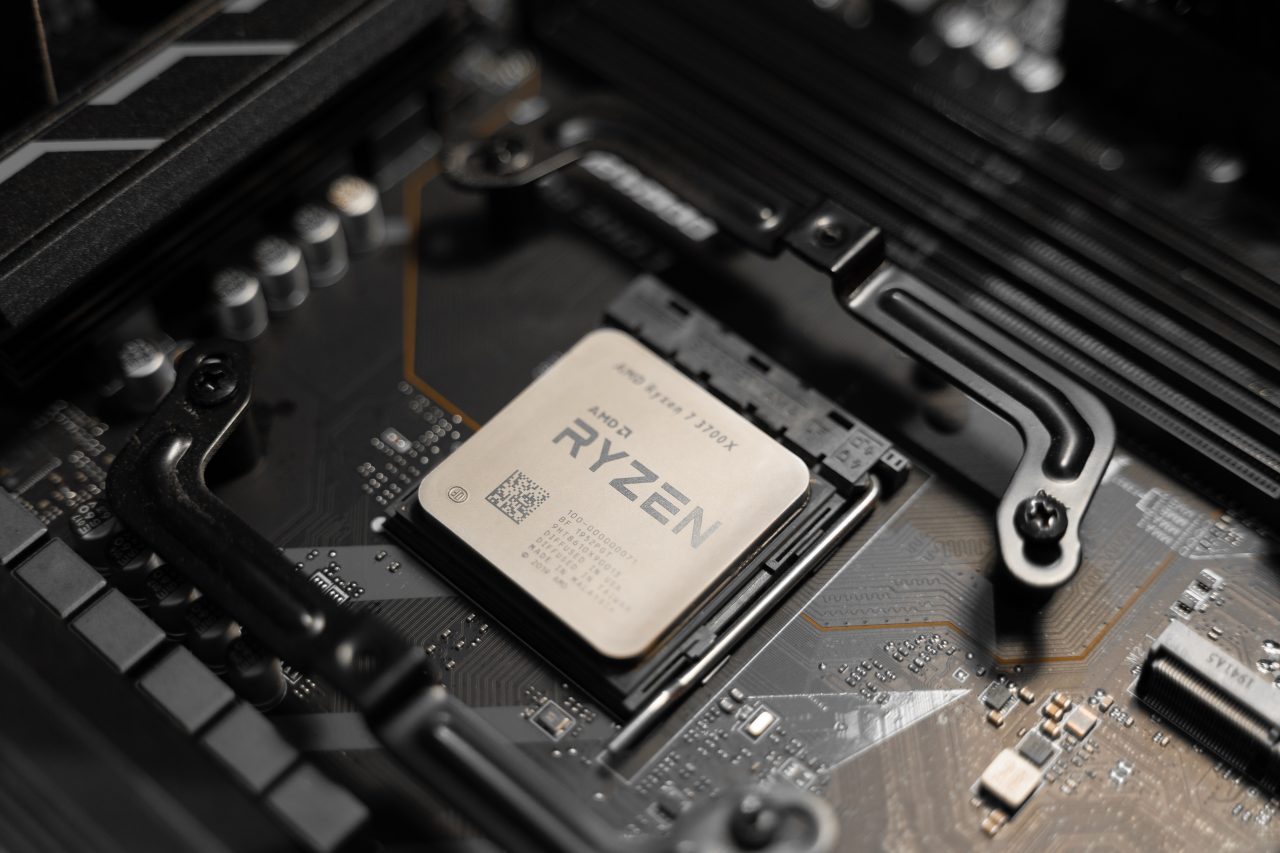 Quels sont les avantages d'un processeur AMD Ryzen 7 ?