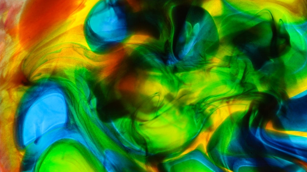 Tourbillons d'encre colorée, richesse chromatique de l'UV painting