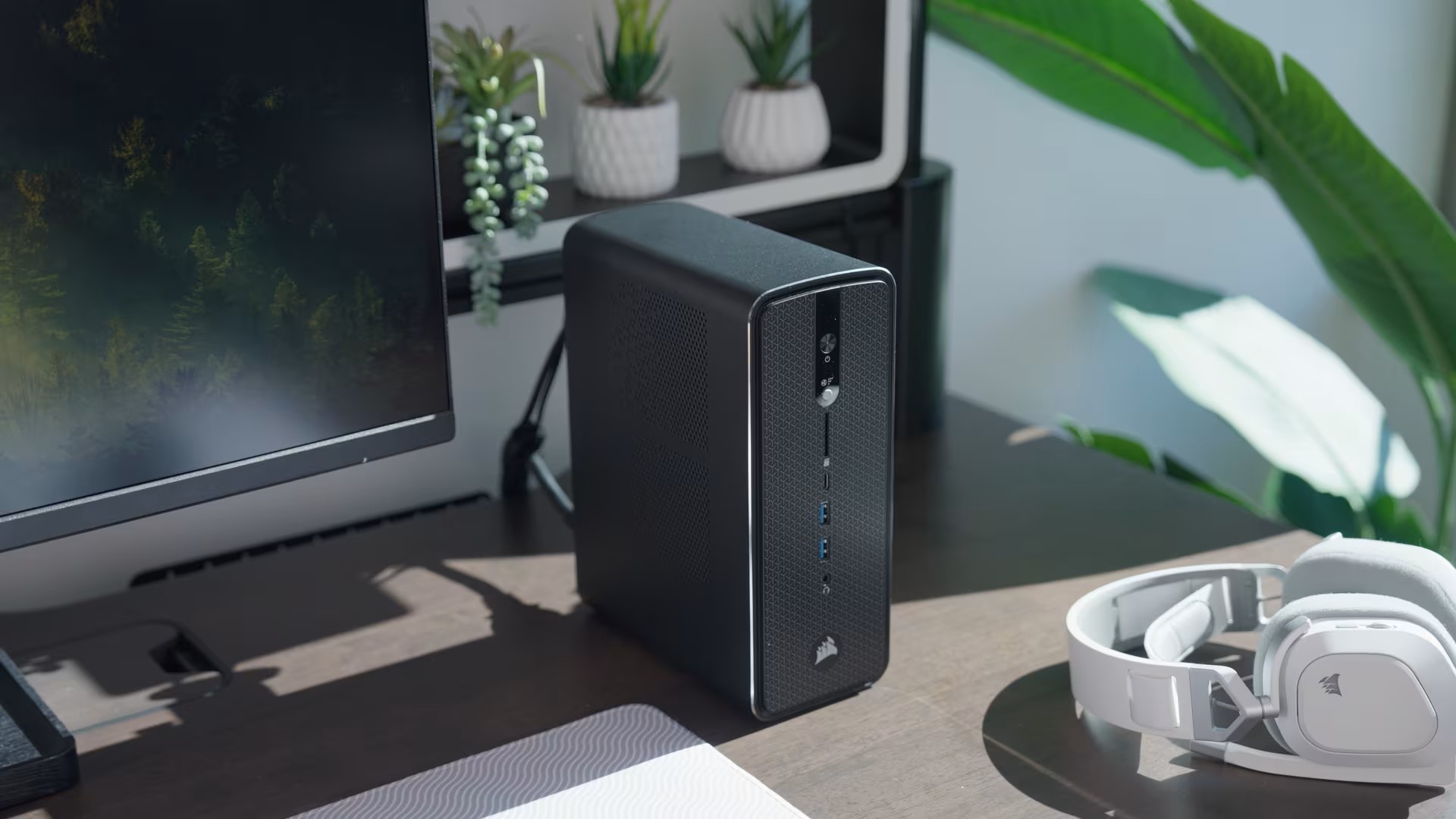 Corsair AI WORKSTATION Ryzen AI Max+ 395/128Go/4To/W11 - Barebone et Mini-PC - 6