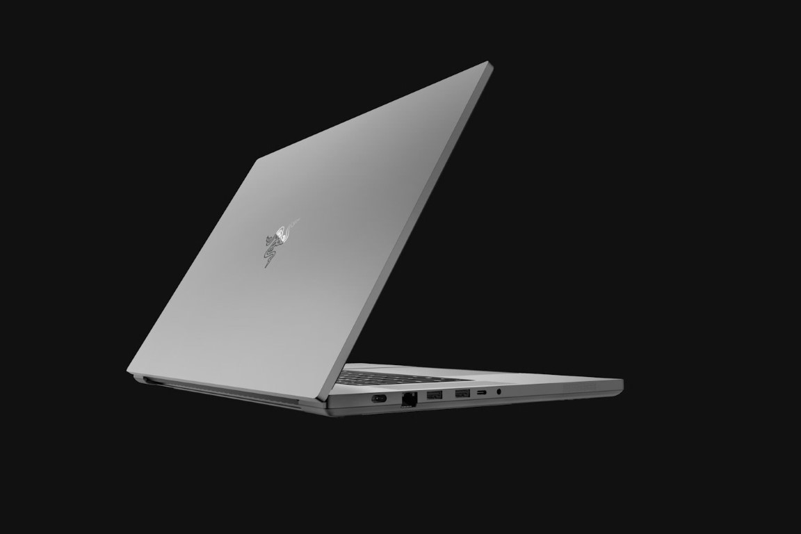 Blade 18 4K200Hz/i9-14900HX/4090/32/2T/11 + acces# - 4