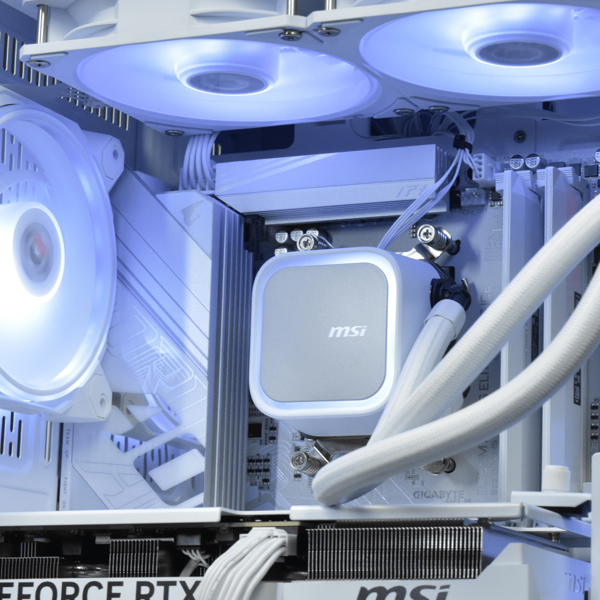 Cybertek WHITE DEATH - R7-8700F/5070/32Go/1To (0825-CYB) (PCG-10602702) - Achat / Vente PC Fixe sur Cybertek.fr - 2