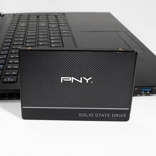 PNY 2To SATA III SSD7CS900-2TB-RB SATA III - Disque SSD PNY