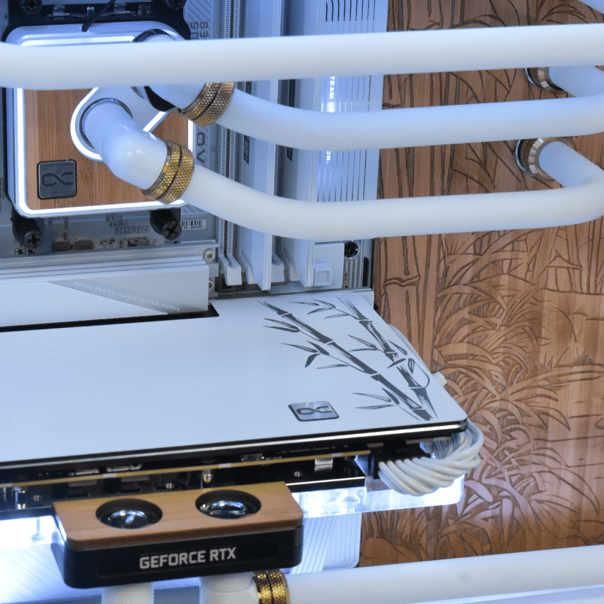 PC Gamer WHITEWOOD