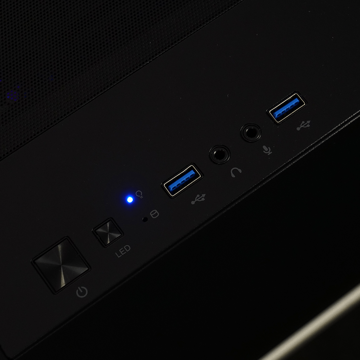 PC Gamer Black Cyber