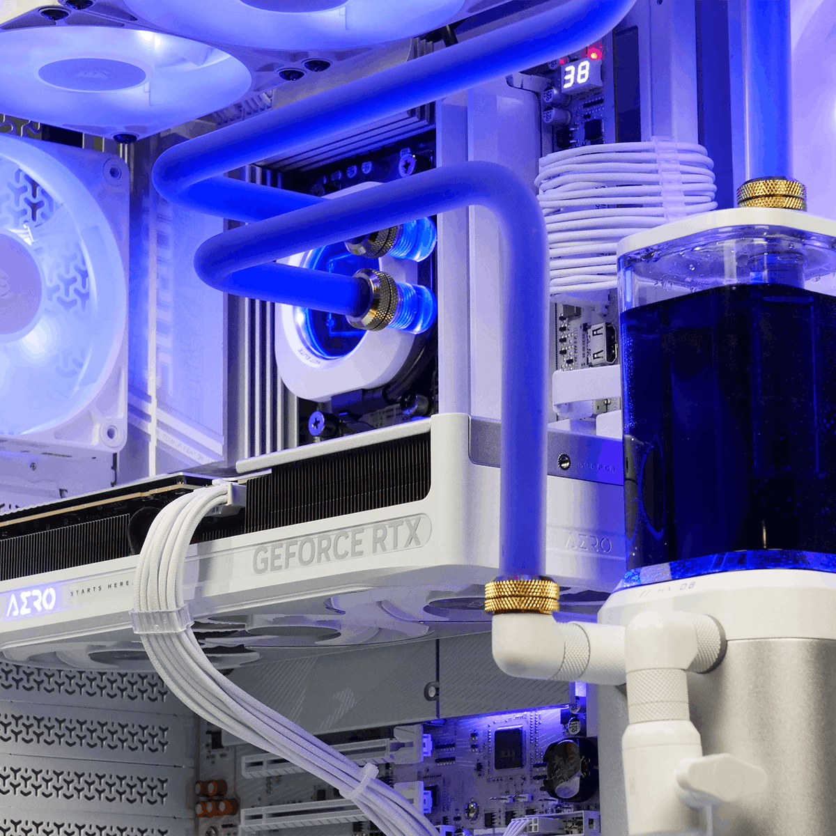 PC Gamer WHITE ANIMUS