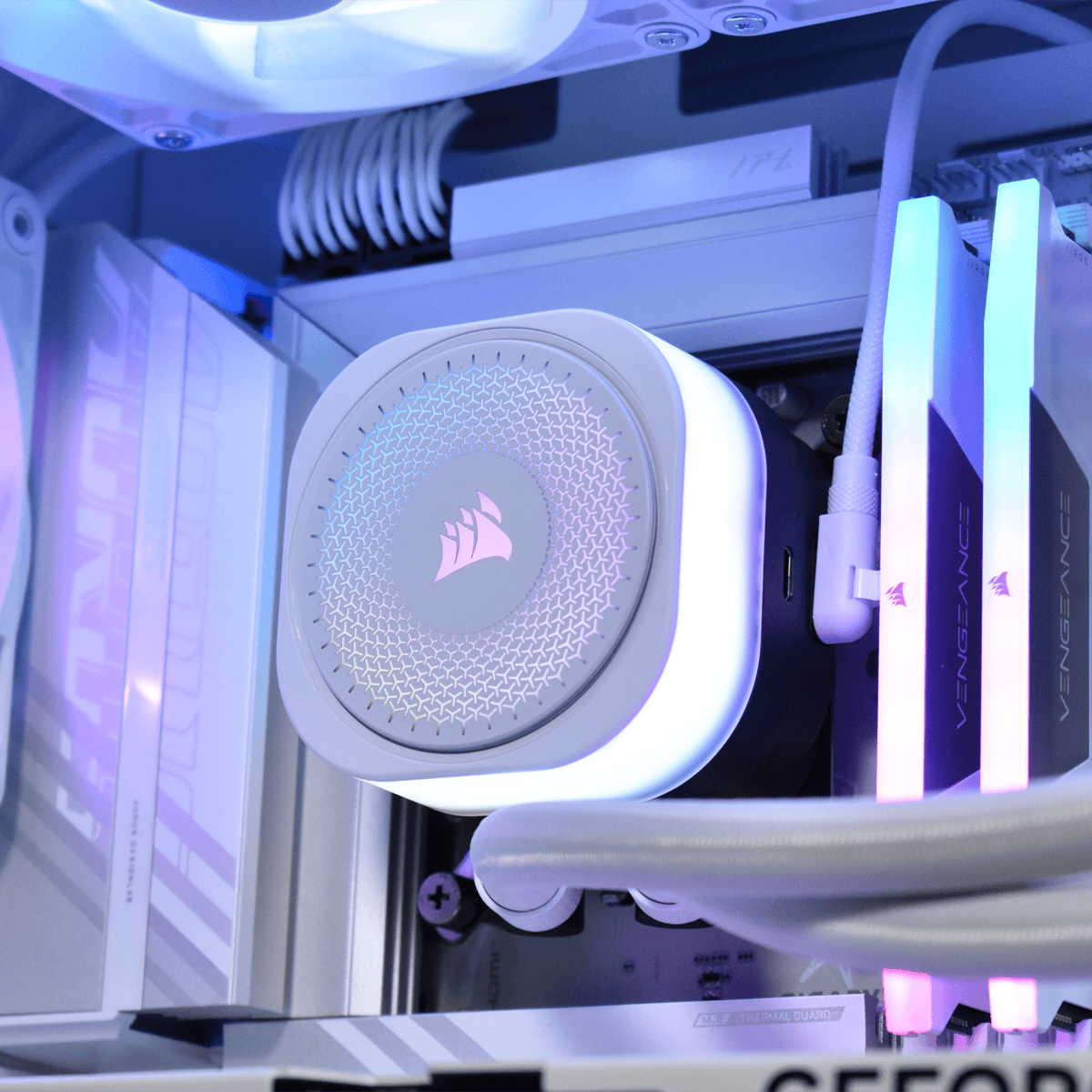 Cybertek ICEBREAKER V2 - Ultra7/5080 /32Go/1To (0125) (PCG-10602389) - Achat / Vente PC Fixe sur Cybertek.fr - 2