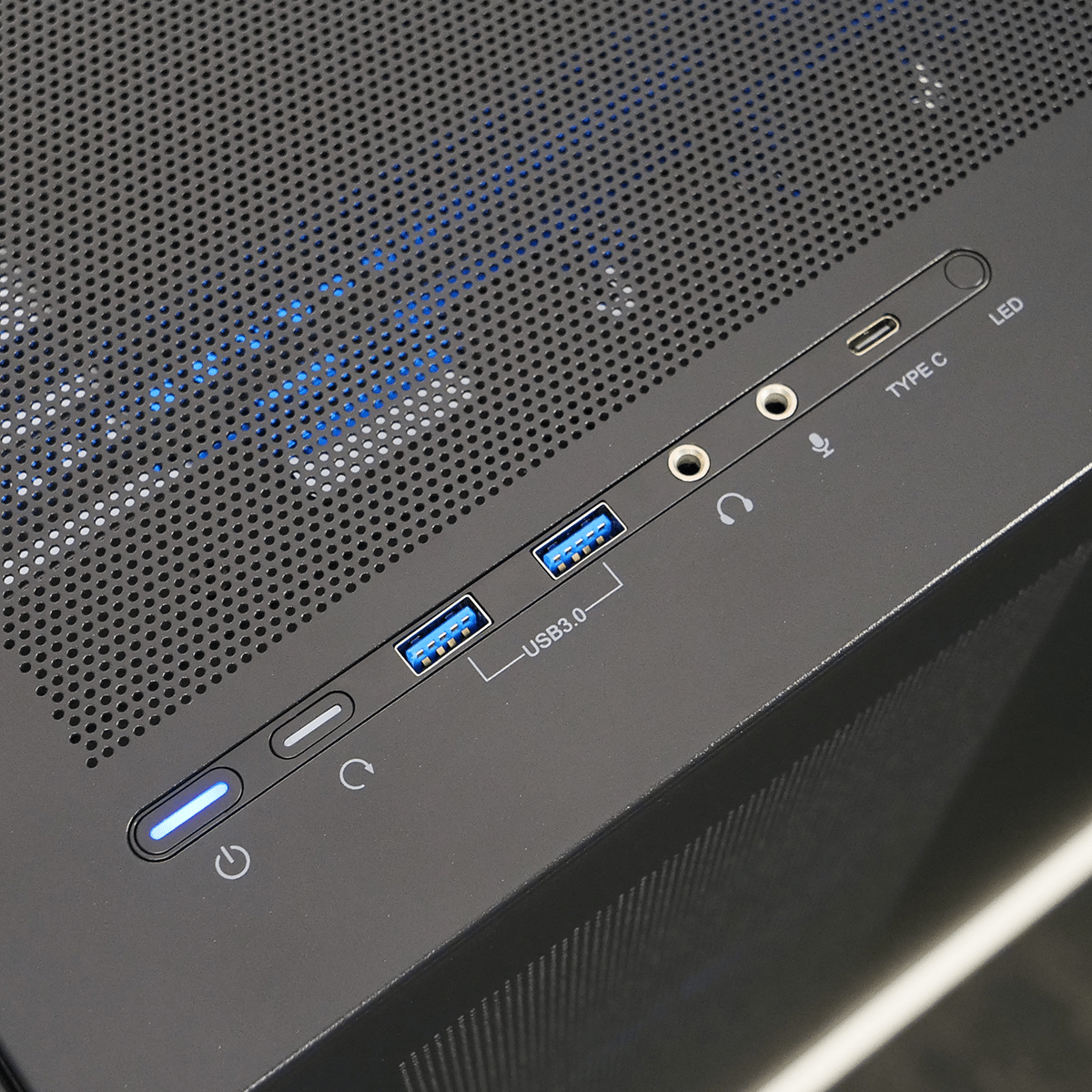 Cybertek Black Diamond - R7-9800X3D/5080/32Go/2To - BF09 (PCG-10602743) - Achat / Vente PC Fixe sur Cybertek.fr - 4