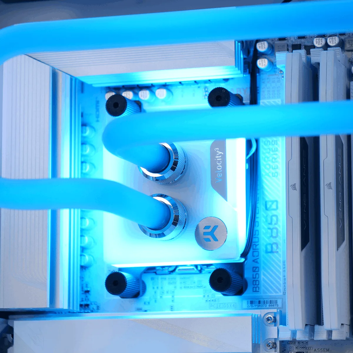L'ORDINATEUR - 9800X3D/32Go/2To/5090 WC, vue 4