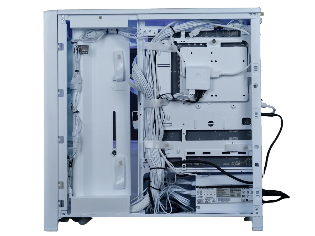 EDGE FUSION - R7-7800x3D/9060XT-16Go/32Go/1To, vue 7