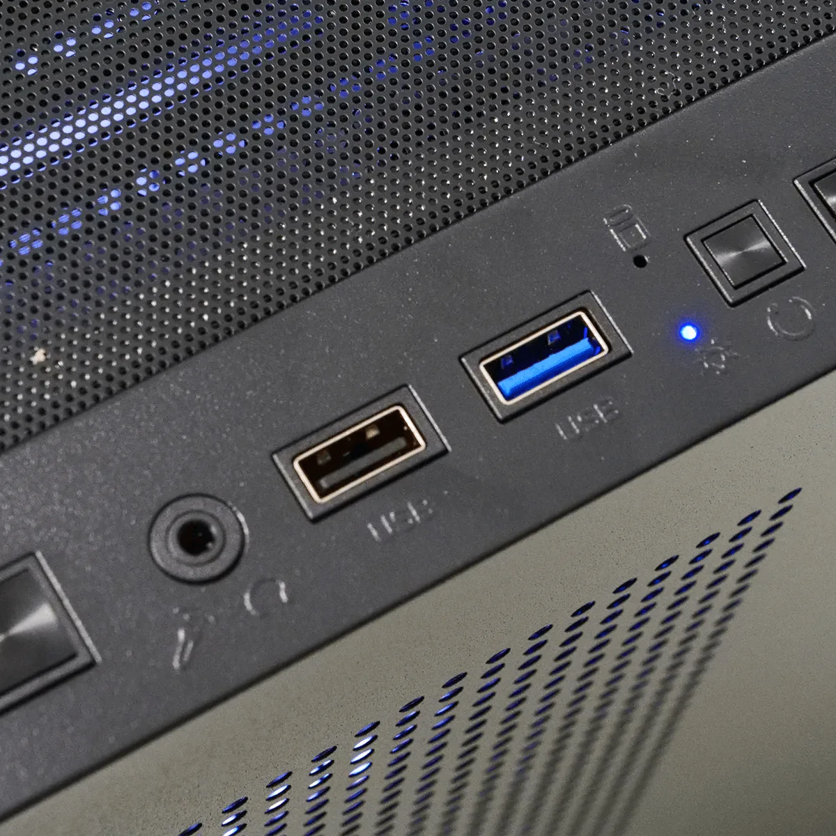 TEMPEST - I7-14700KF/5060Ti-16Go/32Go/2To, vue 5