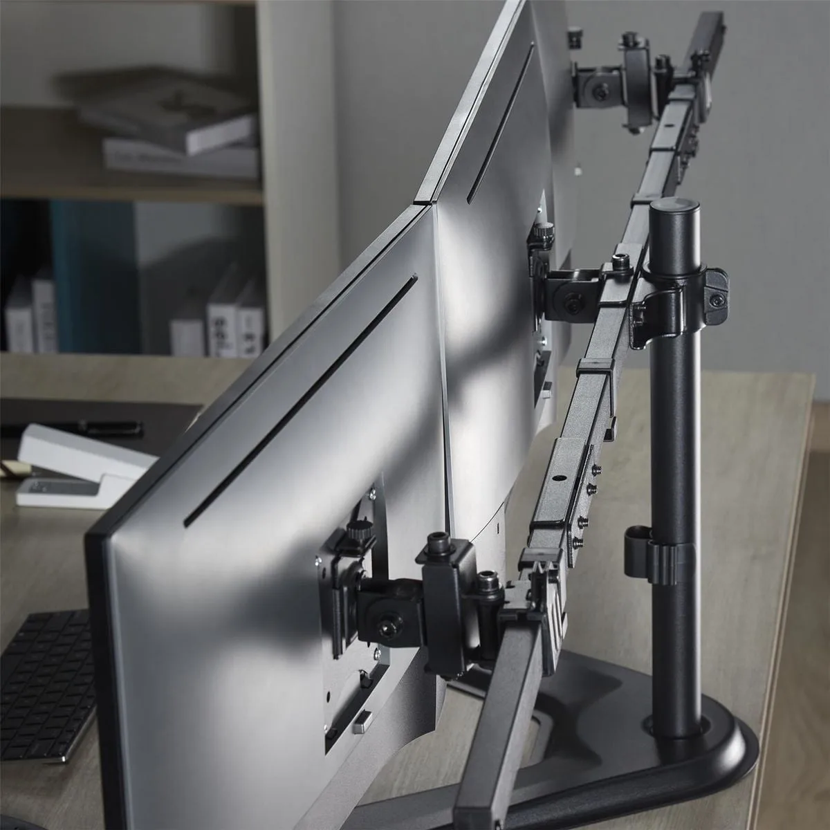 Kimex International Support 3 écrans 17" - 32" horizontal, vue 4