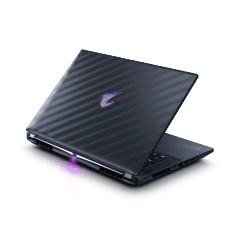 Gigabyte AORUS MASTER 16 BXHC4FRE64SP - 16" QHD+ OLED 240Hz Core Ultra 9 275HX RTX 5070Ti 32Go 1To W11P, vue 4