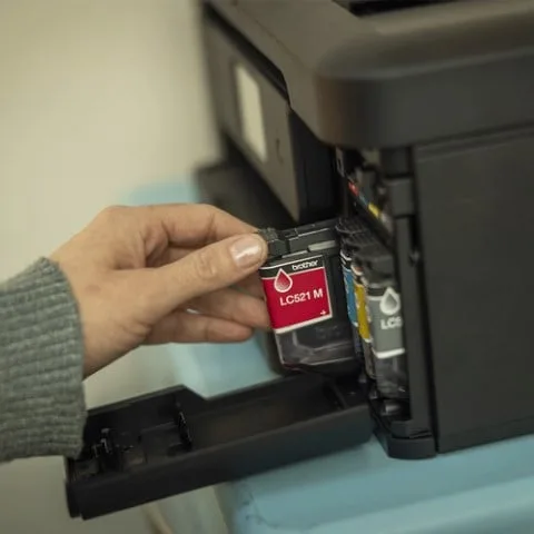Brother DCP-J1460DW 3 en 1 + Cartouches d'encre LC521 4 couleurs, vue 4