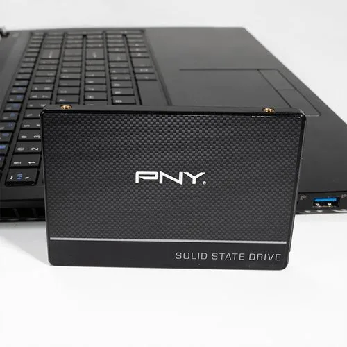 PNY 2To SATA III SSD7CS900-2TB-RB, vue 2