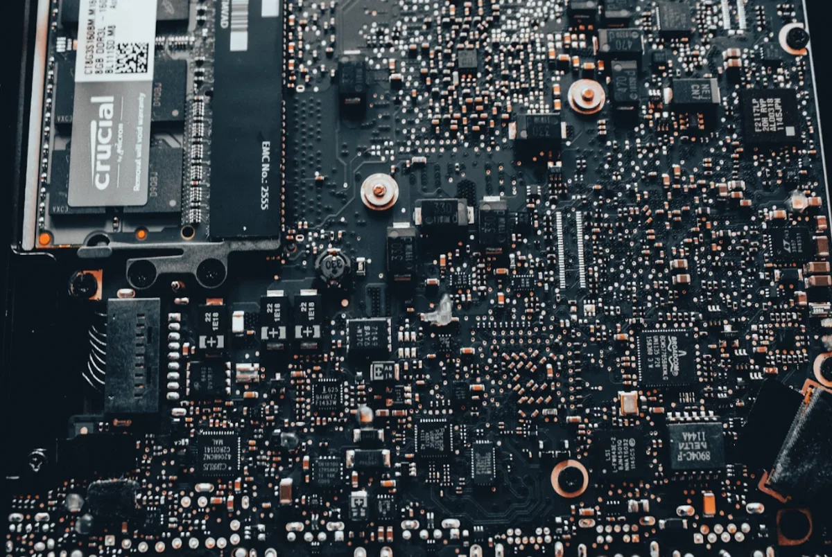 Quels sont les connecteurs de la carte mère ?